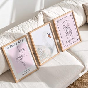 Conjunto de 3 piezas de arte mural de ballet rosa, arte imprimible de estética vintage de ensueño, póster de bailarina rosa ruborizado, decoración de habitación coqueta, paquete de descarga, galería
