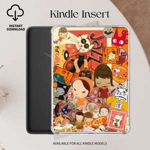 Pode incluir: Um insert para Kindle com um design de colagem colorido. O insert apresenta várias ilustrações, incluindo gatos, personagens de desenhos animados e texto japonês. As palavras "Kindle Insert" e "Instant Download" são visíveis. O design está dentro de uma capa transparente.