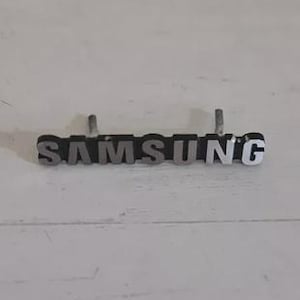 Vintage Samsung Aluminium Logo Badge Namensschild | Original Metall Emblem für TV, Verstärker, Receiver, Hi-Fi Restauration