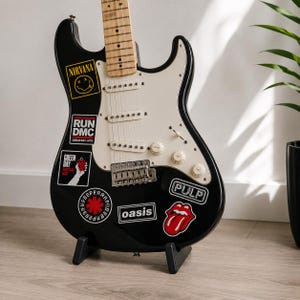 100 st rockbandklistermärken, vattentäta vinyldekaler för laptop, vattenflaska, gitarr, skateboard och bagage, pop metal punk bild 10