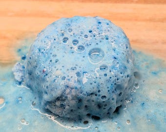 Lavender Eucalyptus Bath Bomb: Relaxing Floral Fizz for Calm Baths