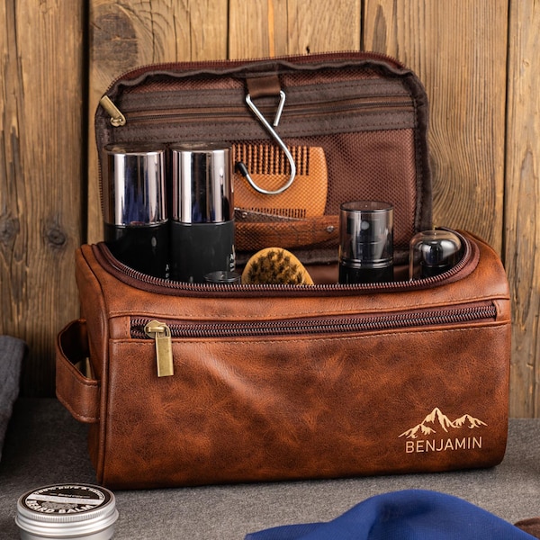 Personalized Men's Leather Toiletry Bag, Groomsmen Gifts, Dopp Kit Men's Leather Accessory, Anniversary Gift for Him, Christmas Gift for Men