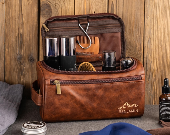 Personalized Men's Leather Toiletry Bag, Groomsmen Gifts, Dopp Kit Men's Leather Accessory, Anniversary Gift for Him, Christmas Gift for Men