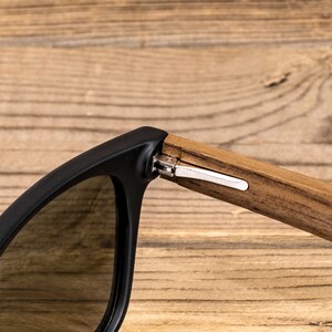 Awerise Personalized Walnut Wood Sunglasses - UV400 Protection, Engraved Gift For Groomsmen, Best Man