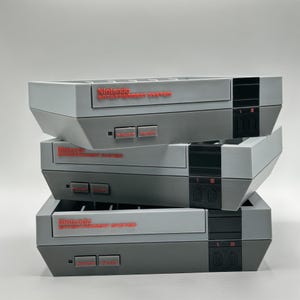 Retro Game Cartridge Holder for NES | 3D Printed Display Stand Holds 7 Games | Classic Console Style Organizer for Collectors