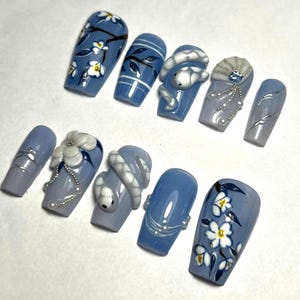 Blue Snake and Blossom Press On Nails, Luxury Blue Floral and Snake Nail Set, Customized 3D Nail Art, Hand Painted Fake Artist Faux Nails