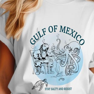 T-Shirt Gulf of Mexico Stay salty and resist, Icon Graphic Ocean, Lover Shirt  Vacation Top  Gift for Ocean History Lovers Comfort Colors®