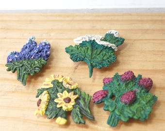 Vintage Button Covers Flowers Set van vier verschillende boeketten Lente Bloementhema