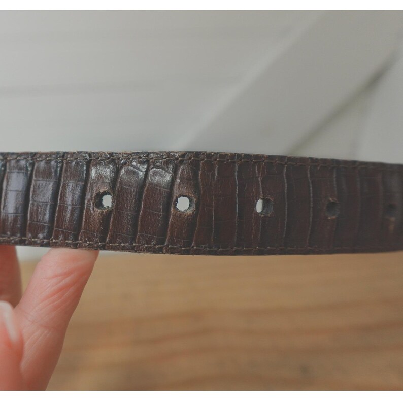 Cinturón reversible Vintage Brighton para mujer, negro y marrón, talla mediana, piel de cocodrilo. imagen 8