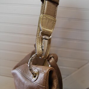 Vintage Brighton Hobo Purse Y2K Fold over Leder Umhängetasche Metallic Beige Bild 11