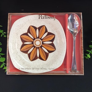 Vintage Palissy Royal Worcester Butter or Preserve Dish Set with Original Spoon & Packaging, 1970s Retro Kismet Flower, Mid Century Gift Set image 1