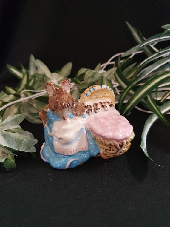 Yahoo!オークション -「ピーターラビット フィギュリン」の落札相場