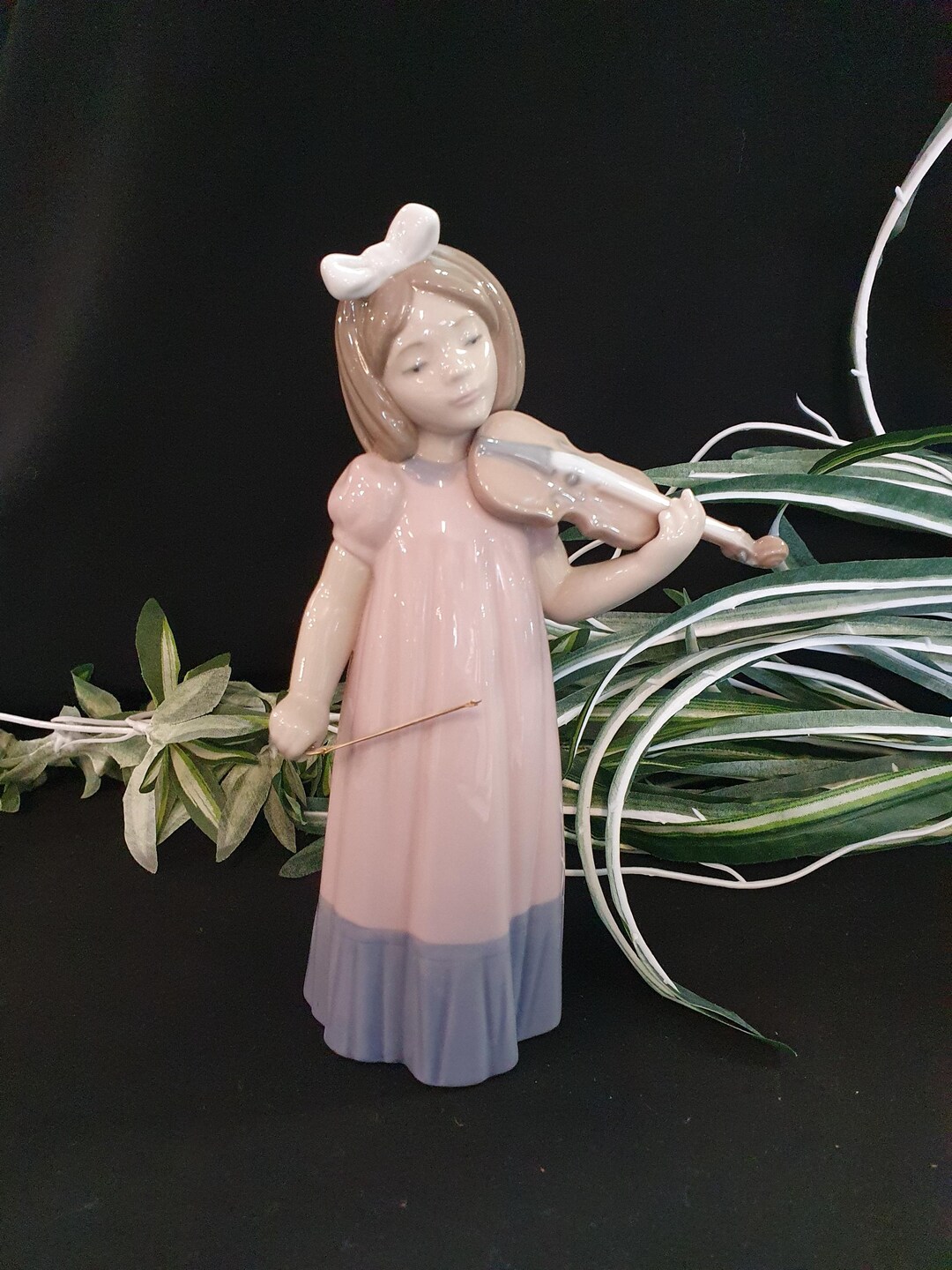 Nao by Lladro - Girl With Violin - Figurine - Porcelain - Young Girl in ...