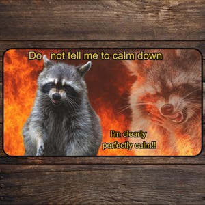 Tapete de juego Meme Raccoon TCG para fans de MTG. Tapete de escritorio Bold Raccoon Anime para juegos de cartas mágicas/alfombrilla de ratón personalizada, DnD, accesorios de MTG.