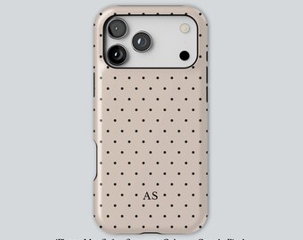 Telefoonhoesje beige polkadot gepersonaliseerd trending monogram iPhone 17 hoesje initialen cadeau