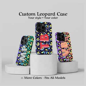 Personalisierte Leopard iPhone Fall Benutzerdefinierte Anfangsmonogramm Telefon Fall Bunte Tierdruck-Abdeckung Trendy Geschenk für Sie MagSafe