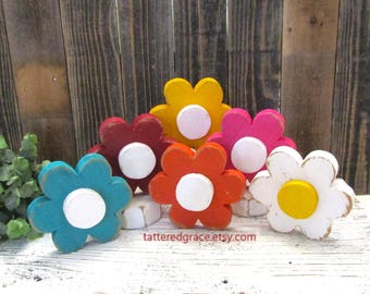 5 Inch Wood Daisy, Spring Tiered Tray Decor, Wood Flower, Spring Home Decor, Garden Decor, Summer Decor, Flower for Shelf,  D200