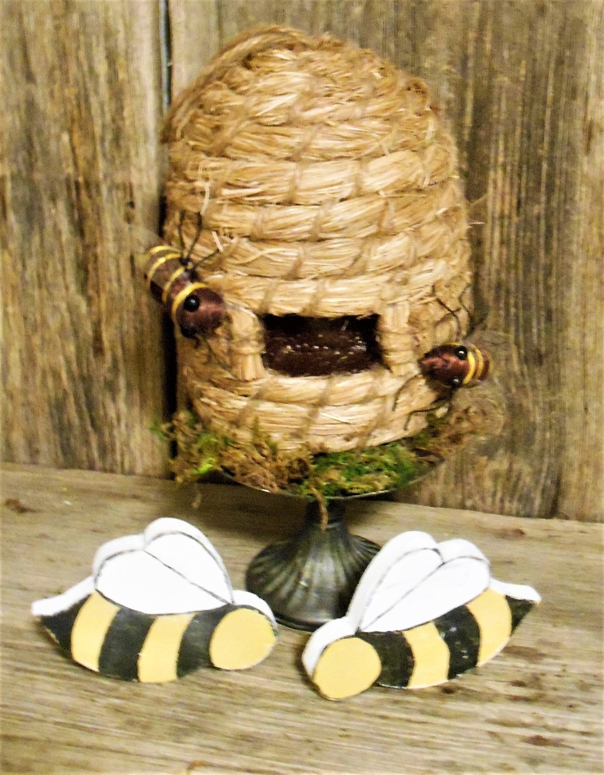 Small Wood Bee, Honey Bee, Tray Decor, Spring Decor, Mini Bee, Wooden Bee, Rustic Bee