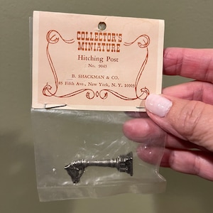 Vintage NOS Antique Collector&#39;s MIniature Horse Hitching Post B Schackman & Co Pans Country Farmhouse Horse Dollhouse Barn Stable Accessory