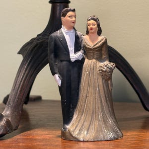 Vintage 1940s Chalkware Bride and Groom Wedding Topper, Winter Bride Decor, Wedding Shower Ideas