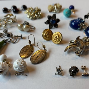 Vintage Jewelry Destash Lot Craft, Repurposing, Jewelry Making, Rhinestones, Vintage Brooches, Earrings and More for Repair, Upcycling Lot