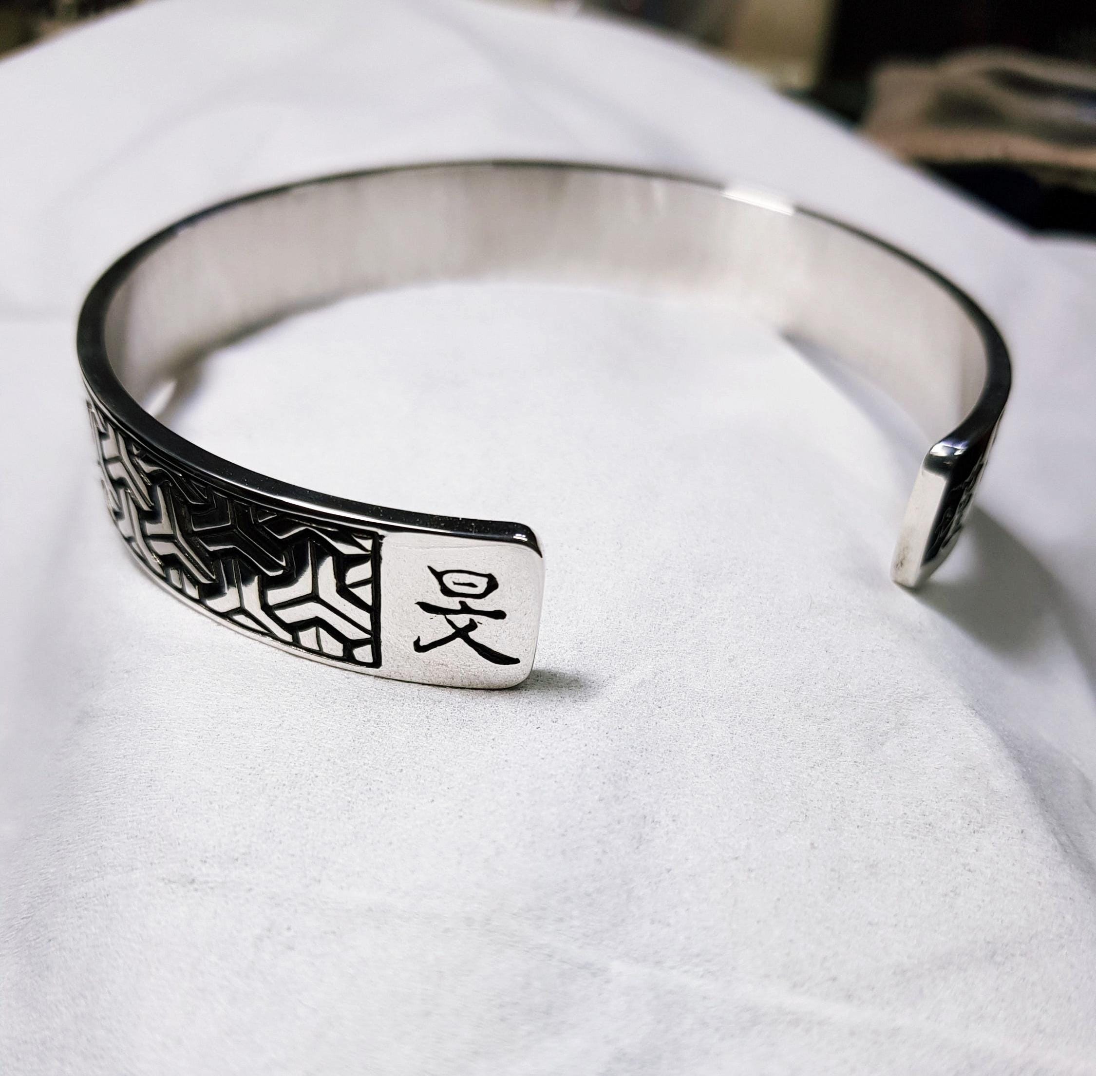 幾何学模様のカフバングルブレスレットシルバーバングルメンズ