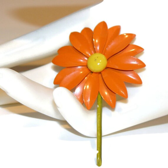 1960s Flower Power Mod Enamel Brooch - image 3