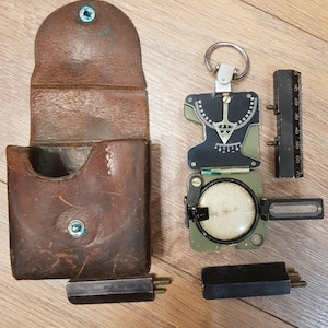 Swiss Military Artillery Compass MERIDIAN 1950s – Complete Set with Leather Case