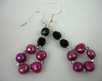 Earrings with freshwater pearls  and black beads, pink and black earrings, floral shaped