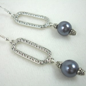 Boucles d&#39;oreilles avec perles grises sur maillons décoratifs, boucles d&#39;oreilles en perles, plaqué argent