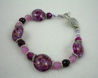 Bracelet with lamp work lentil beads and heart toggle, bracelet with shades of pink and purple, gift for Valentine's Day