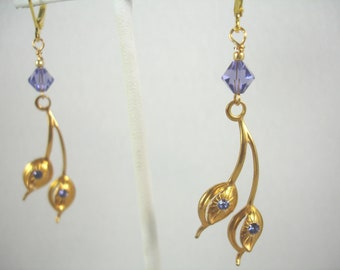 Double leaf earrings with crystals in gold, earrings with two hanging leaves and crystals, purple and gold earrings