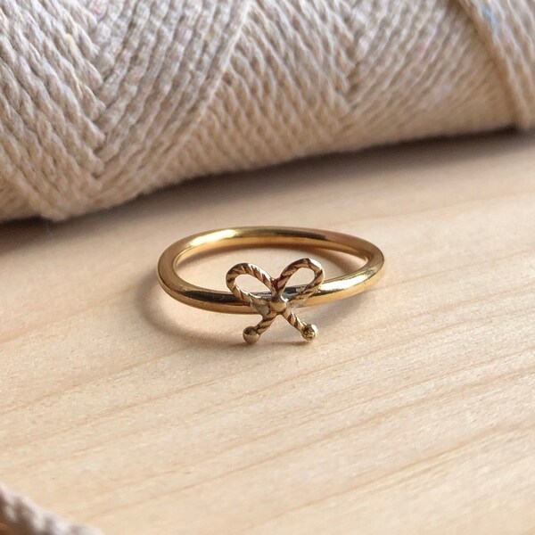 Bow Reminder Ring