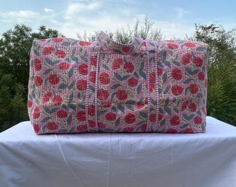 Różowa, pikowana torba podróżna z nadrukiem w kwiaty, bawełniana torba weekendowa, ręcznie robiona torba na siłownię, duża torba do przechowywania bagażu w stylu boho dla kobiet!