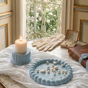 Set Regencycore in gesso blu, vassoio da toeletta Coquette e piedistallo a colonna, piatto portagioie in gesso pastello, sottobicchiere portacandele a bolle, regalo vintage