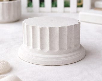 Piédestal cannelé en béton | Présentoir en ciment minimaliste, petit support pour plante