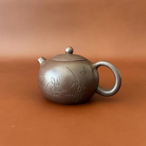 Yixing Zisha Teapot Purple Clay Kung Fu Tea pot 120 ml Xishi Hu Clay