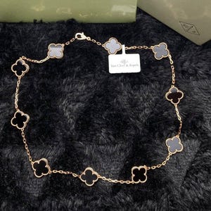 Van Cleef & Arpels 18k Gold Curb Black Motif Chain Necklace