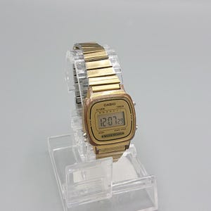 Vintage wrist watch casio la670w ladies digital quartz
