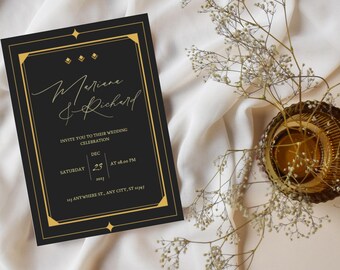 Puede incluir: Invitación de boda negra con detalles dorados. La invitación incluye los nombres "Mariane & Richard", la fecha y hora de la boda. El diseño presenta un borde dorado y elementos decorativos.