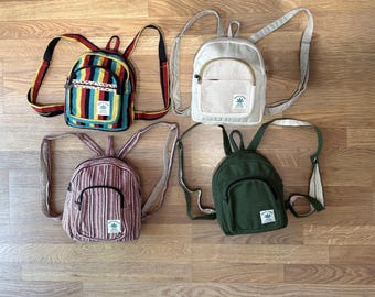 Mini-Hanf-Rucksack 25 x 21 cm | Nachhaltiger Rucksack aus Baumwollmischgewebe, Boho-Stil, hergestellt in Nepal