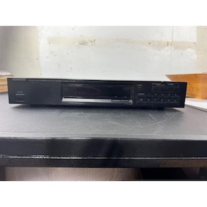 Kenwood KT-59 Quartz Synthesizer AM-FM Stereo Tuner Black Vintage Component