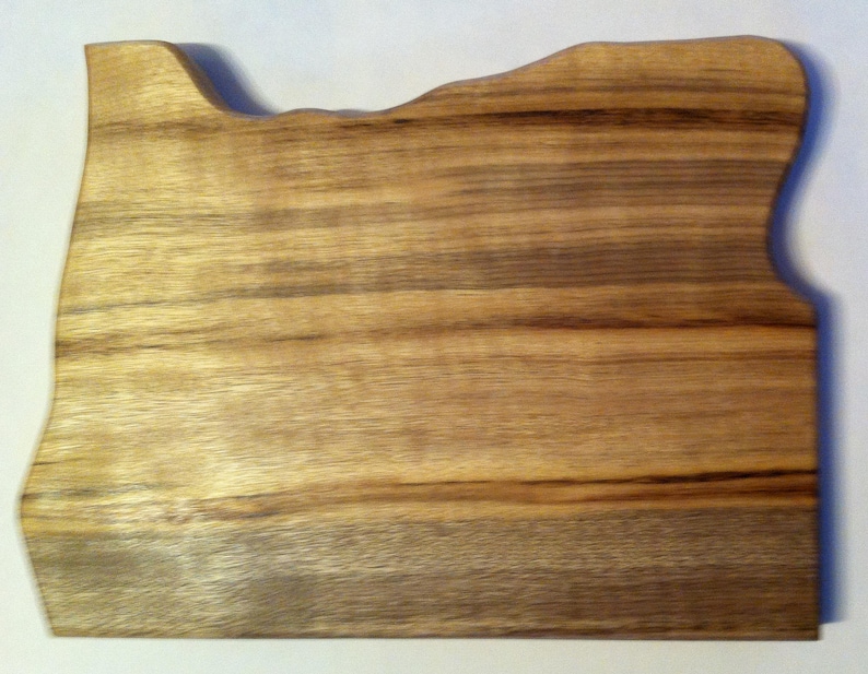 Myrtlewood Oregon shape cutting board. Heart wood burned for city of your choice afbeelding 3