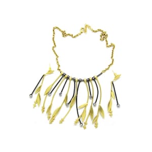 VAIDEHI Golden Vine Lariat Necklace