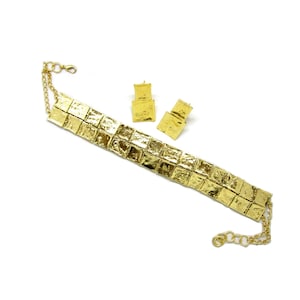 VAIDEHI Gold Textured Square Necklace & Earrings Set