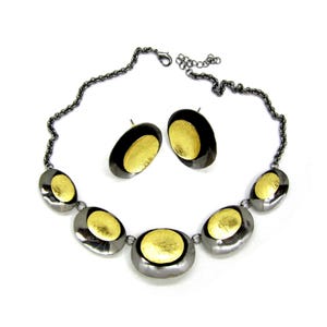 VAIDEHI Bold Oval Statement Necklace & Earrings Set