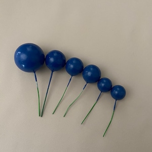 Blauwe taartdecoratieballen | Blauwe taarttopperballen | Taartversieringen | Taartdecoratie | Taarttoppers | Verjaardag | Afstuderen | Jubileum