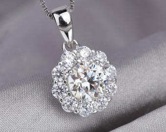 925 Sterling Silver Moissanite Necklace，Moissanite Pendant Necklace, Silver Round Cut Center with Brilliant Halo Design,