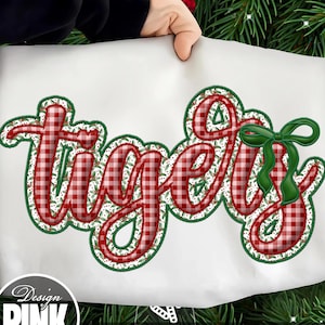 Tigers Christmas-script, png-bestand | Sublimatieontwerp met rode geruite gingham-ruit | Boerderij Hulst Teamgeestkunst | Digitale download feestelijke gamedag