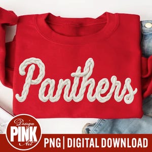 Puede incluir: Una sudadera roja con la palabra "Panthers" en blanco, con una fuente similar a una cuerda. El diseño incluye el texto "Design PINK Art" y "PNG | DIGITAL DOWNLOAD" en la parte inferior.